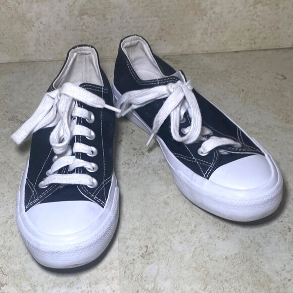 Black & White No Boundaries Canvas Sneakers Lace-Up Closure Memory Foam Insoles - Picture 1 of 6